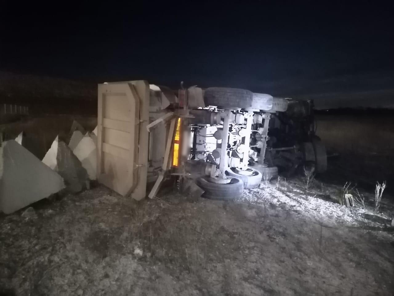 17 01 2021. ДТП В Воронежской области вчера на трассе м4. Авария в Воронежской области сегодня на м4. ДТП на м4 Воронежская область вчера. Авария на м4 Дон вчера с фурой.