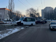 В маршрутке пострадада пассажирка.