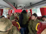 Возвращенные российские военнослужащие.