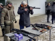 Александр Гусев на учебных стрельбах.