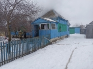 Дом пострадал от огня по всей площади.