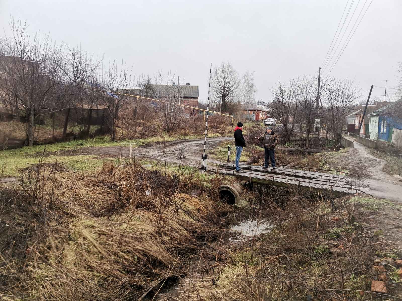 Жители Острогожска пожаловались на затопление улицы Набережной