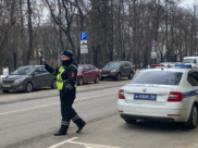Госавтоинспекторы помогли водителю.