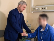 Воронежский губернатор с участником СВО.