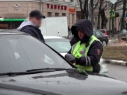 Нарушителя остановили сотрудники ДПС.
