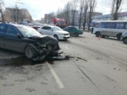 В аварию попали пять авто.