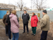 Андрей Зачупейко на встрече с местными жителями.