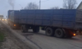 КамАЗ сломался по дороге.