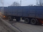 КамАЗ сломался по дороге.