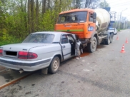 Водитель легковушки погиб.
