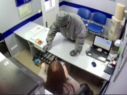 Нападение на салон.