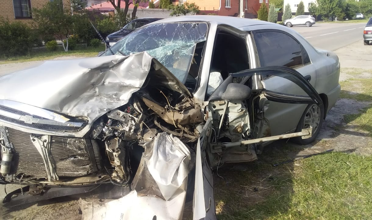 Под Воронежем лишенный прав водитель Chevrolet на встречной врезался в VW  Polo: три человека в больнице