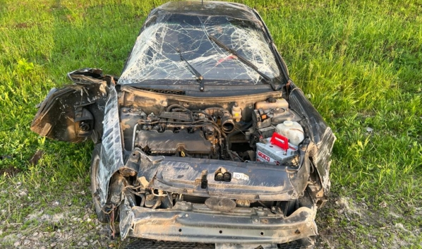 Машина после аварии.