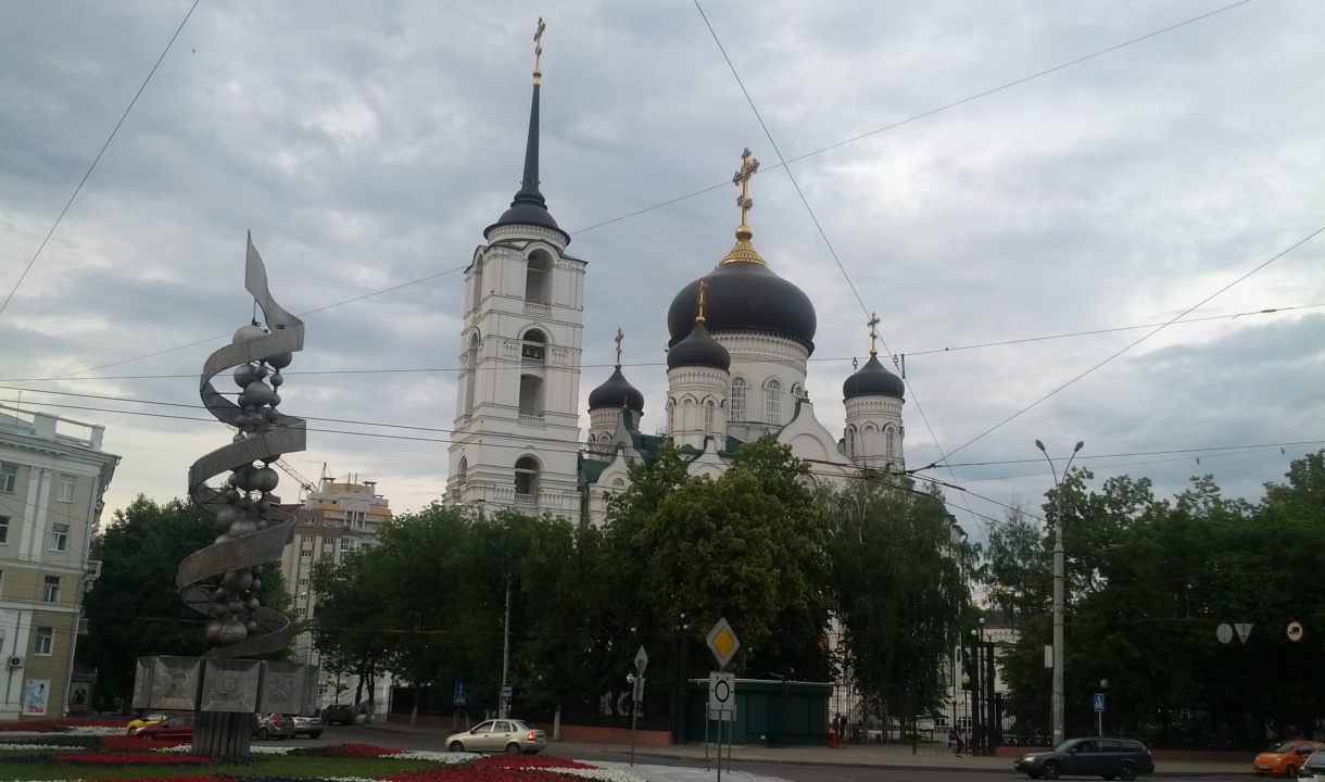 Благовещенский собор в Харькове ночью