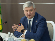 Александр Гусев поручил провести анализ зарплат «неуказных» бюджетников.