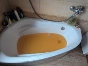 Оранжевая вода.