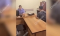 Воронежец общается со следователем.