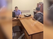 Воронежец общается со следователем.