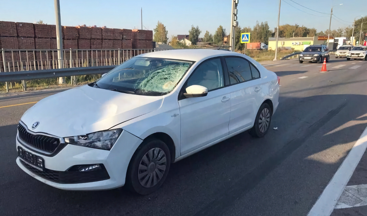 Под Воронежем на переходе женщину сбила Skoda, а затем переехала KIA Rio