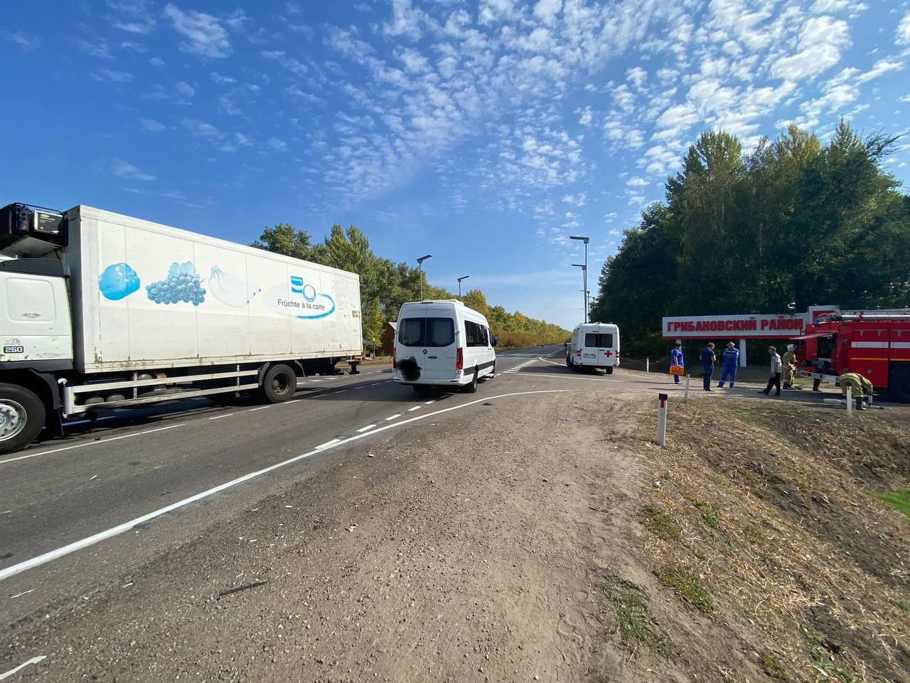 Три человека погибли в ДТП с «Нивой» и грузовиком в Воронежской области