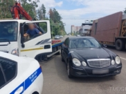 Ловили водителей с задолженностями.