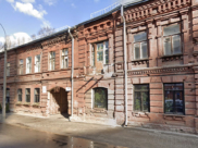 Пожар произошел в этом доме.