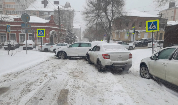 В аварии пострадали два человека.