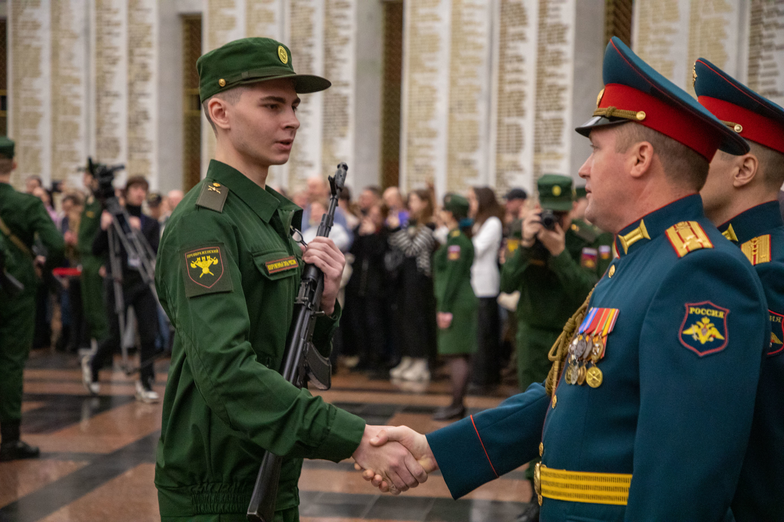 а полком командовать можешь