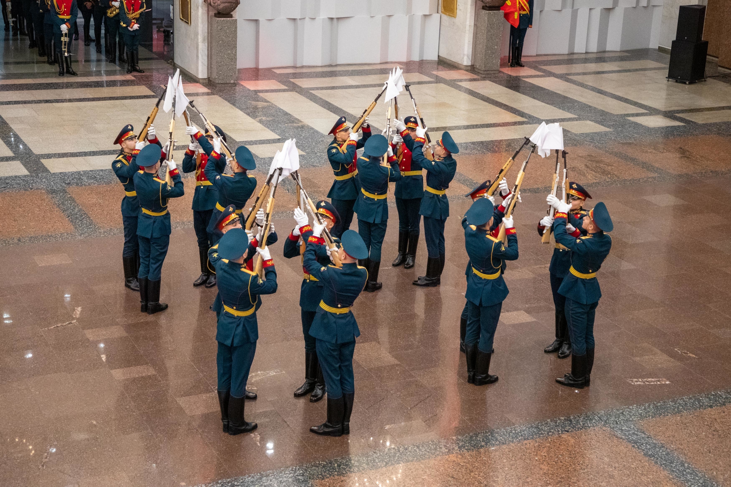 154 отдельный комендантский преображенский полк официальный