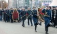 Церемония у мемориала.