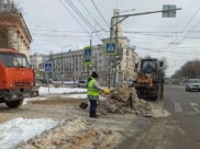 Воронеж расчищают от снега.