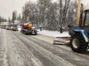 Уборка снега в городе.