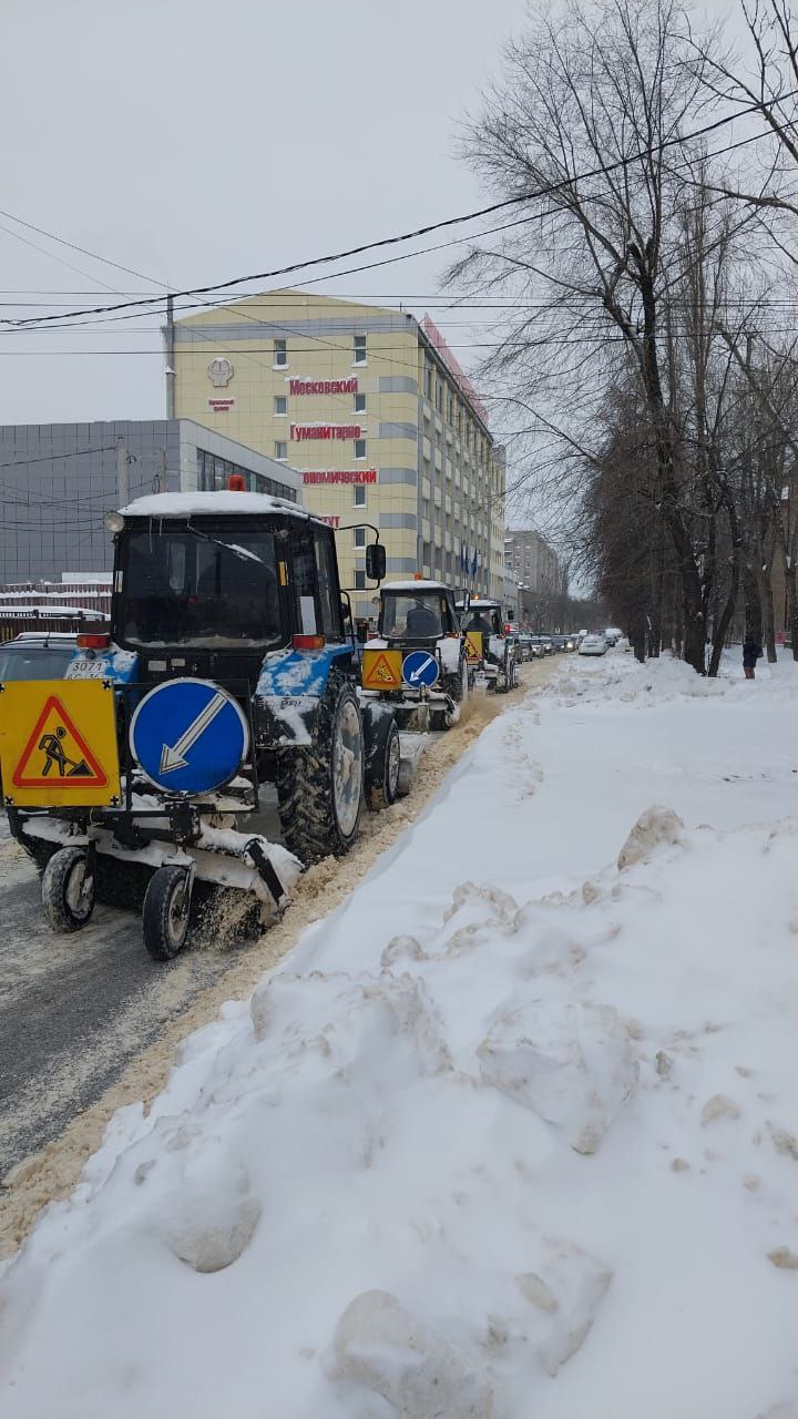 Из Воронеже в течение дня 13 декабря с улиц города вывезли 1,5 тысячи тонн  снега