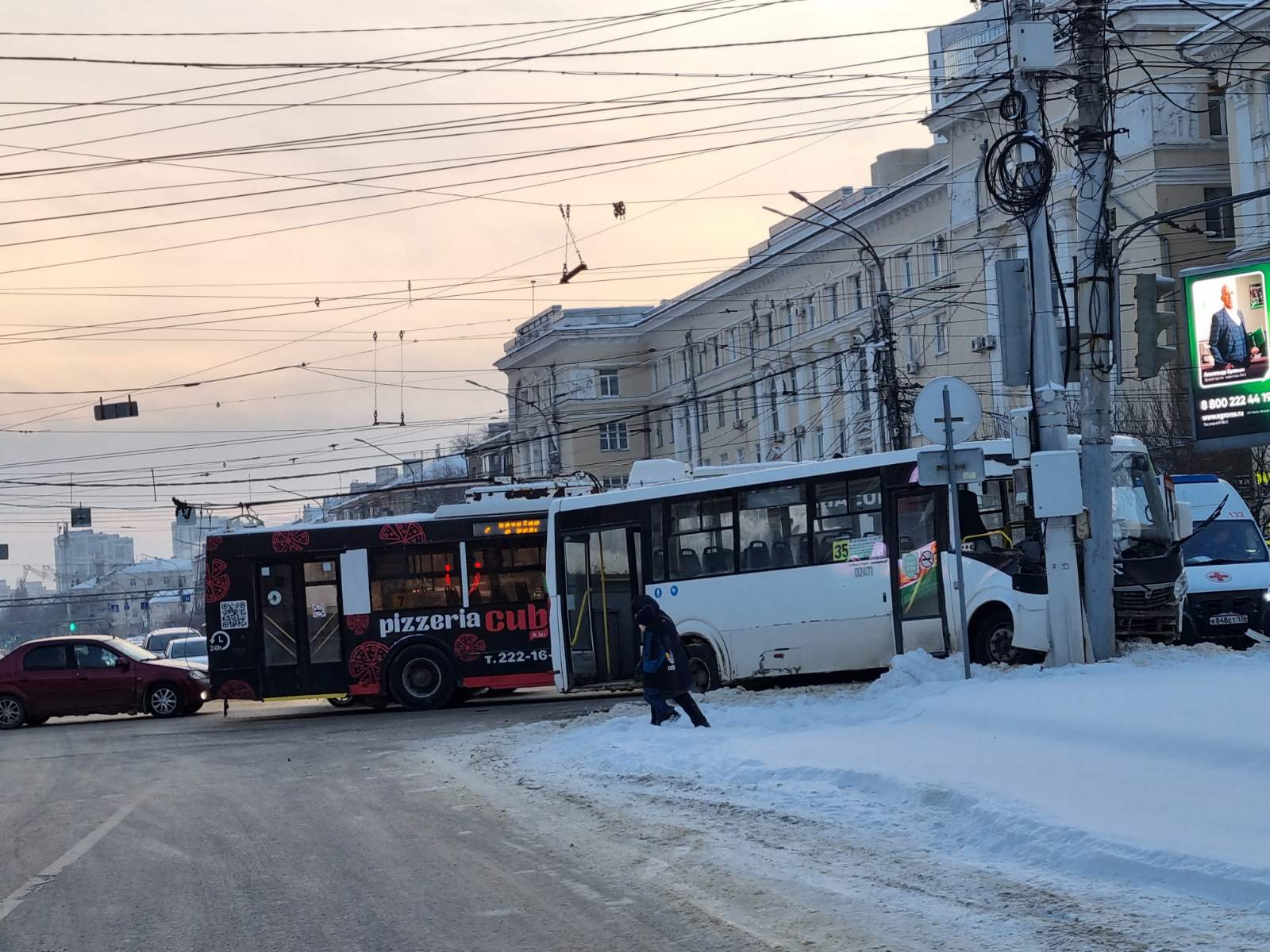 Автобус столб