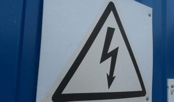 В селе восстанавливают линии электропередач.