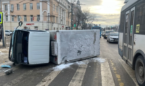 Авария на улице Плехановской.