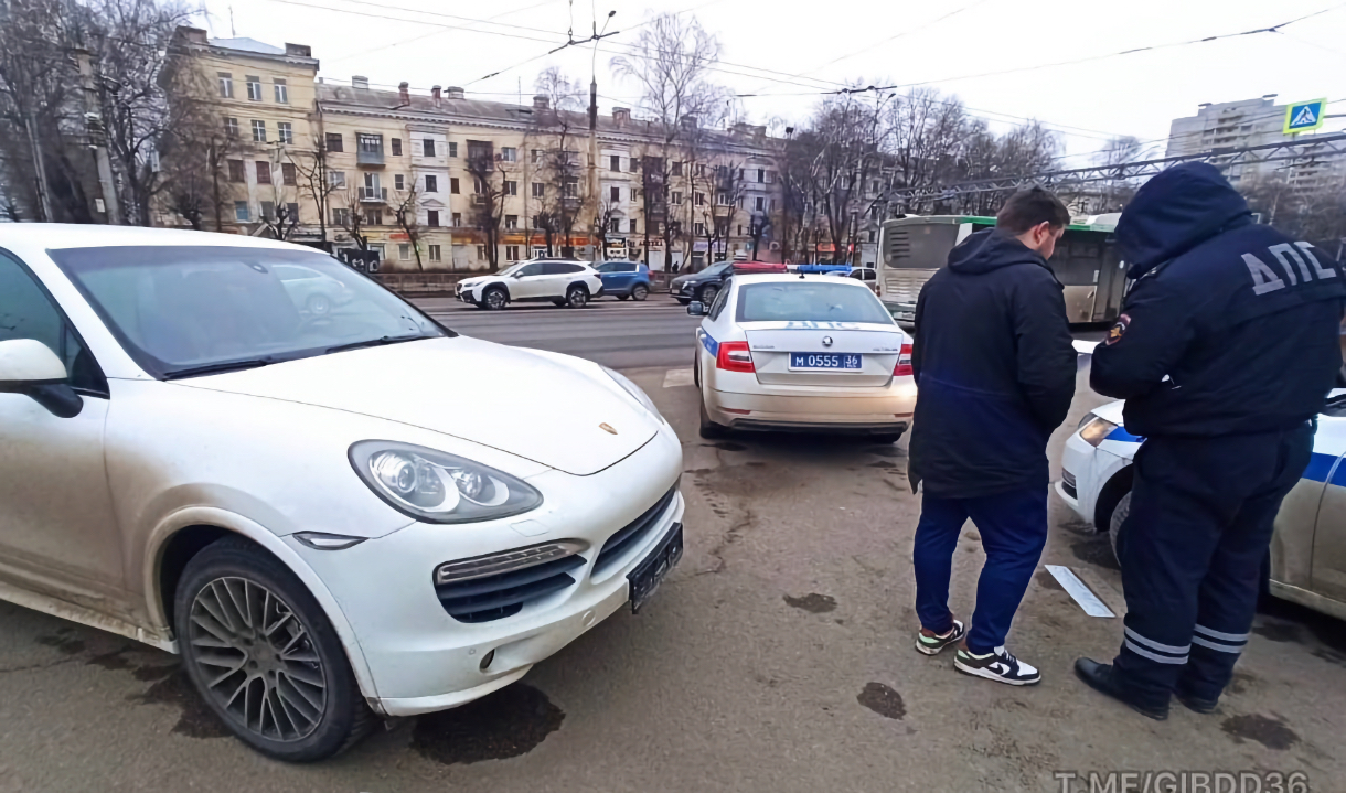 В Воронеже задержали нарушившего 294 раза ПДД водителя «Порше»