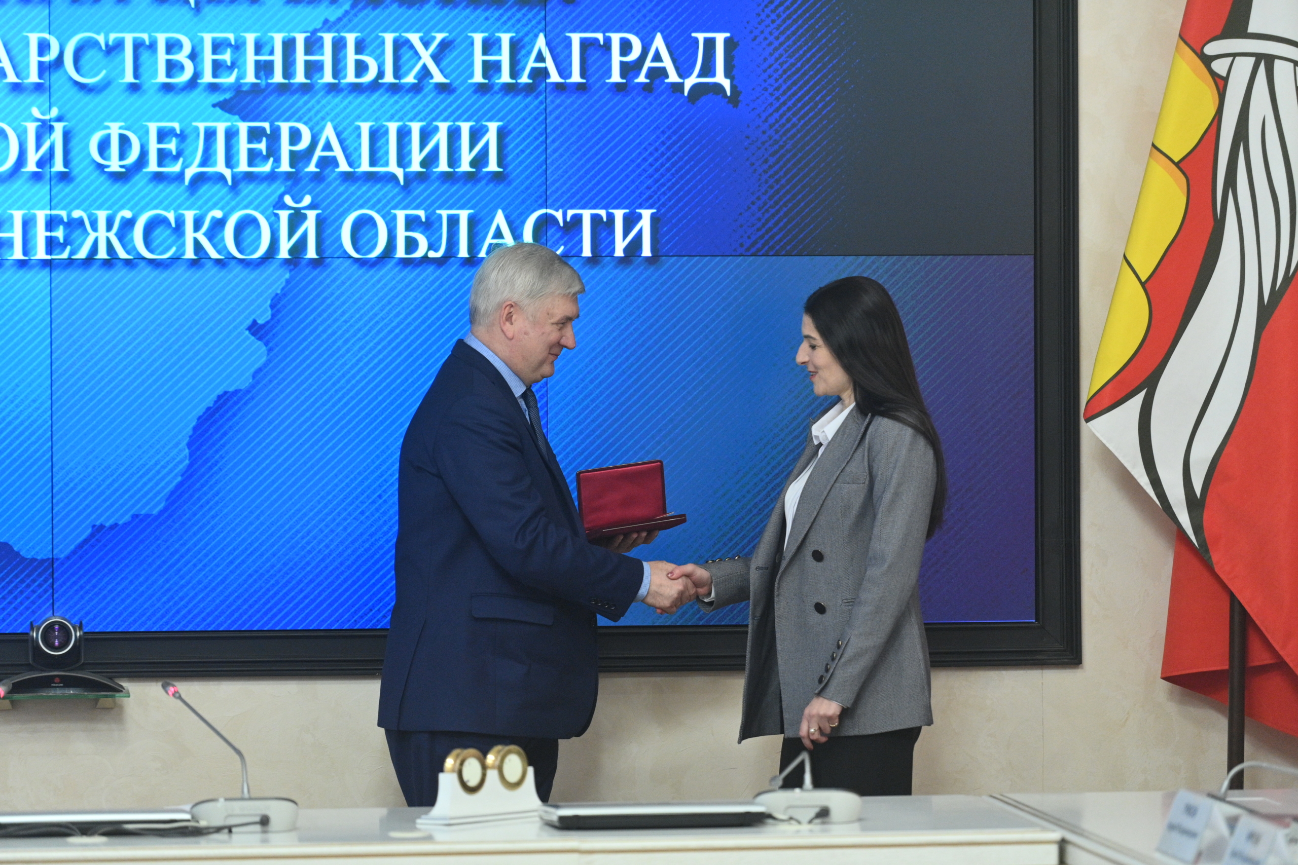 Губернатор Александр Гусев вручил государственные награды выдающимся воронежцам.
