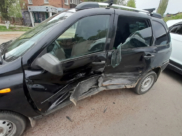 Водитель и пассажирка этого авто пострадали.