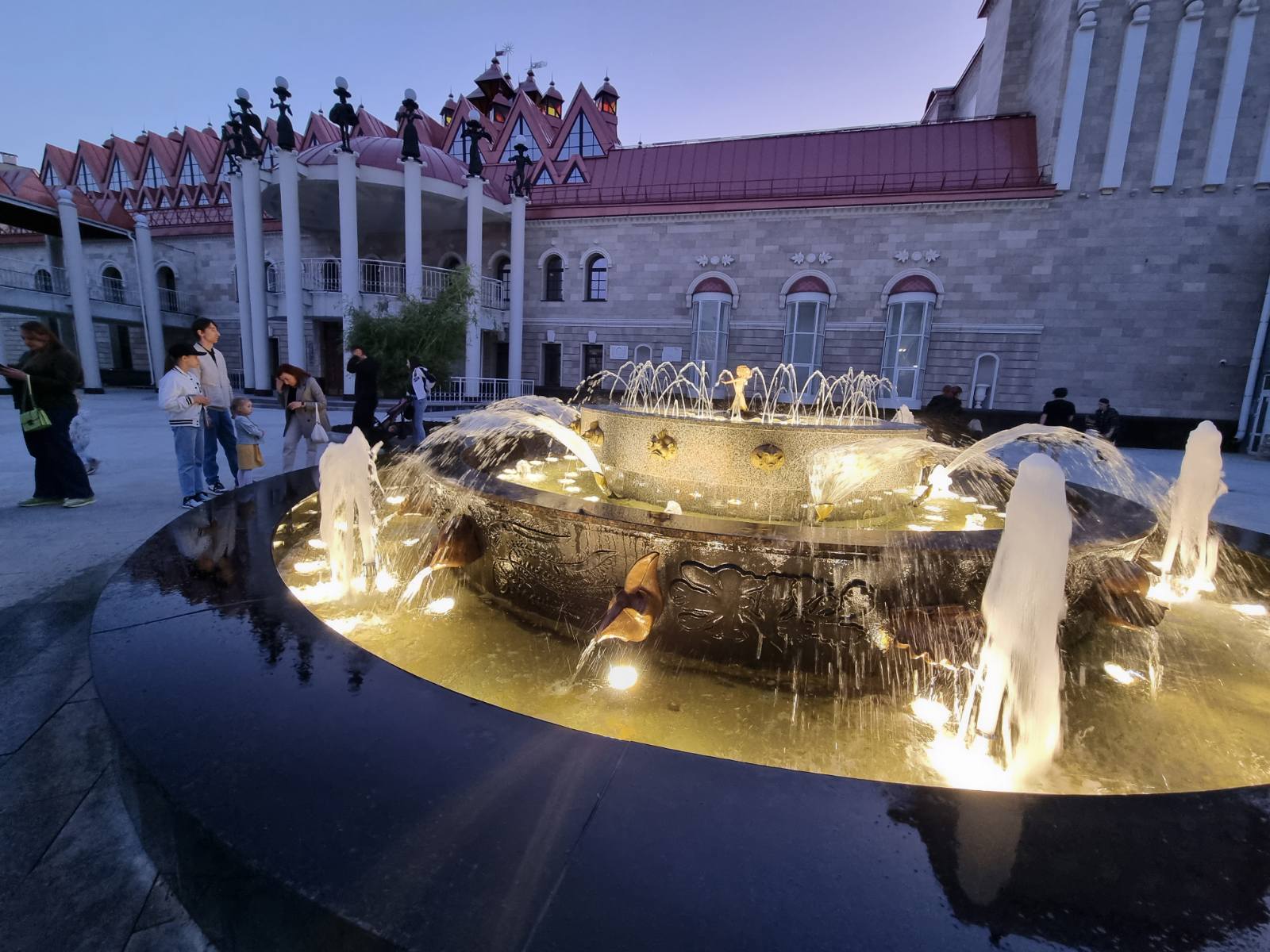 Воронежец заплатил 655 тысяч за украденные части фонтана «Дюймовочка»