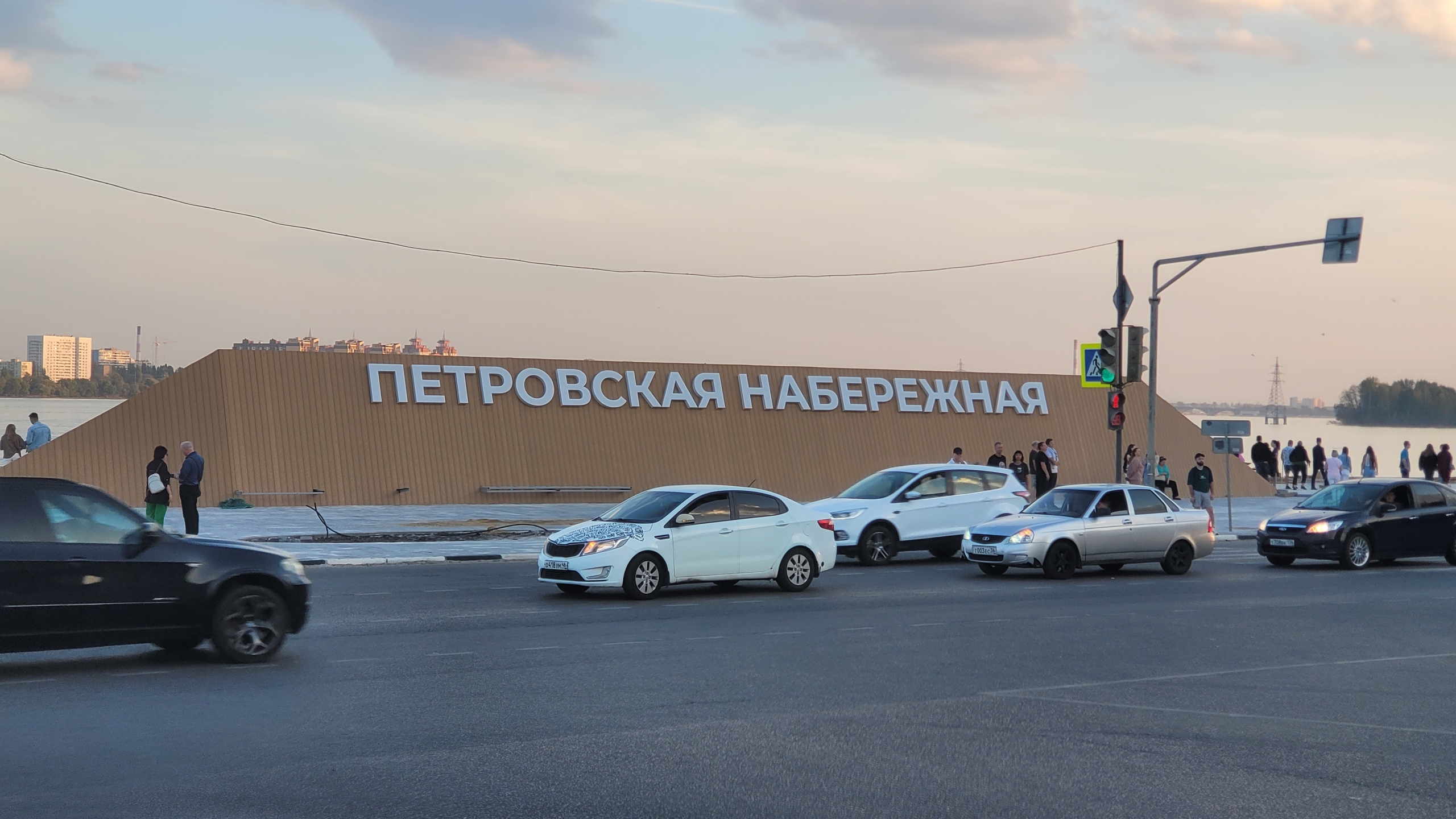 Власти опровергли выделение дополнительных денег на Петровскую набережную