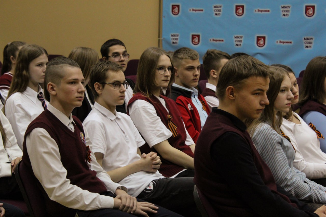 Депутат горДумы помог в проведении образовательного квиза для школьников в Воронеже