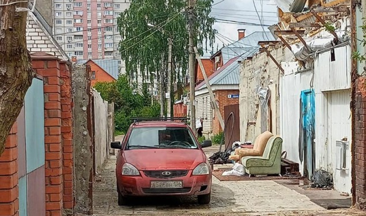 Владелец снесенного самостроя, мешавшего узнику концлагеря, начал мстить  соседям