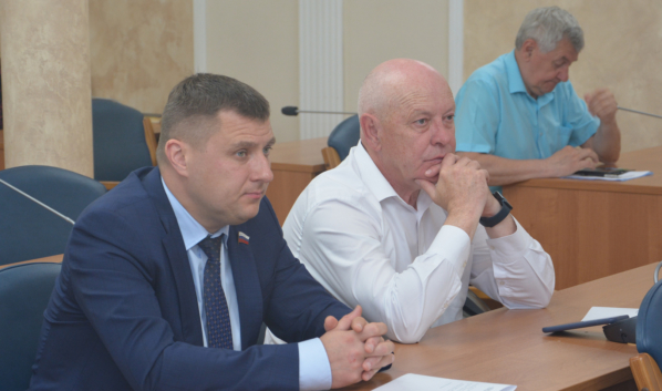 На заседании постоянной комиссии Воронежской городской Думы по бюджету, экономике, планированию, налоговой политике и инвестициям.