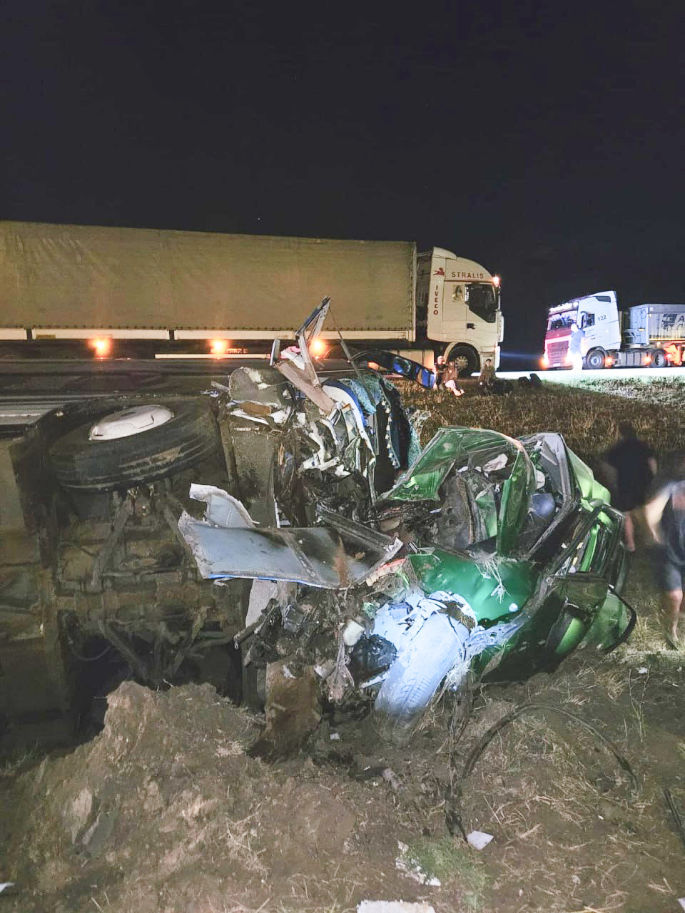 Под Воронежем в аварии двух авто и рейсового автобуса погиб 1 человек и 8 травмированы