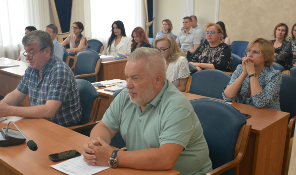 На заседании постоянной комиссии по бюджету, экономике, планированию, налоговой политике и инвестициям.