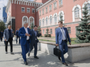 Губернатор Александр Гусев.