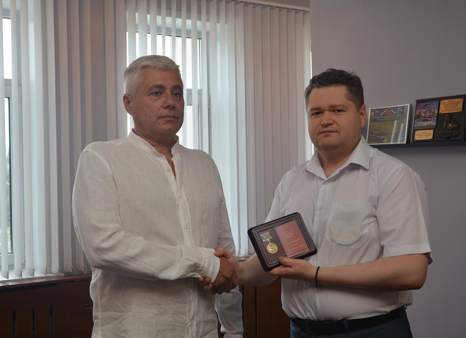 Депутат горДумы вручил медали «За содействие СВО» в Воронеже