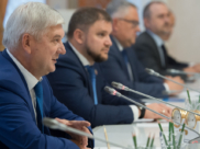 Губернатор Александр Гусев.