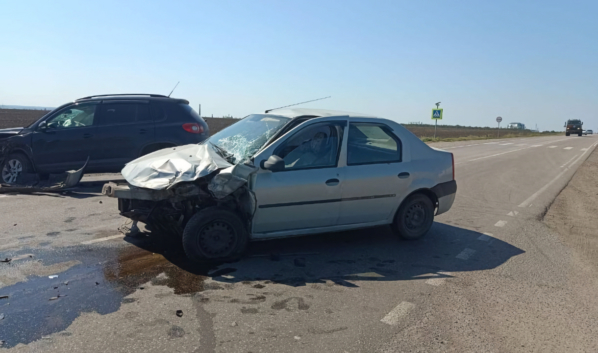 В аварии пострадали четверо.